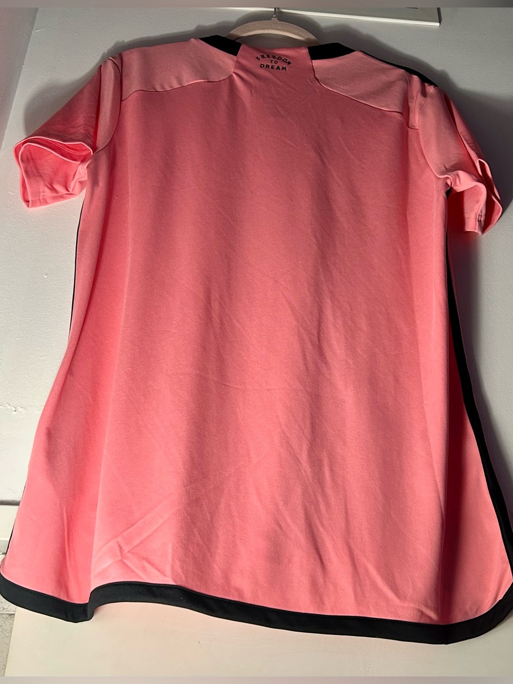 NWT Miami jersey, MLS. Ladies Large, pink Adidas inter Miami jersey. Slim fit. - Picture 4 of 16